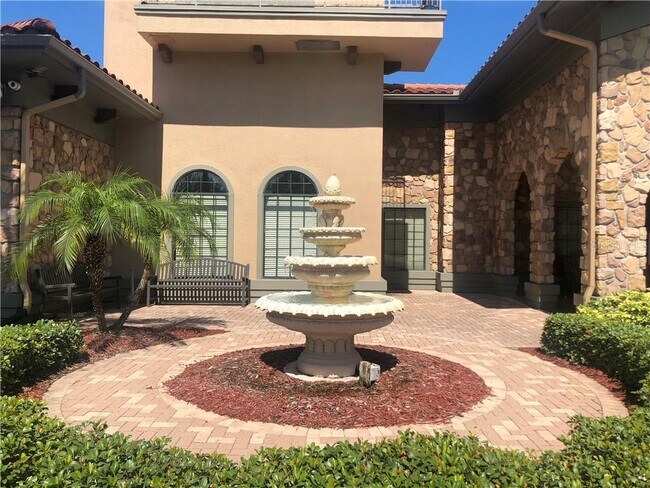 Building Photo - 902 Charo Pkwy