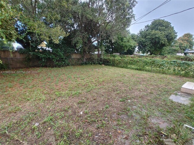 Building Photo - 1501 NE 151st Terrace