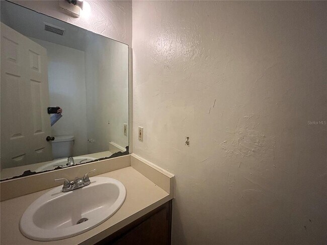 Building Photo - 707 SW 68th Terrace