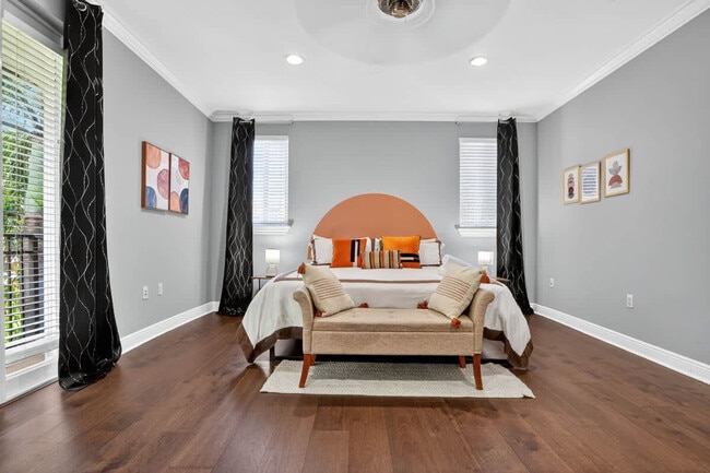 Building Photo - 1705 NE 11th St