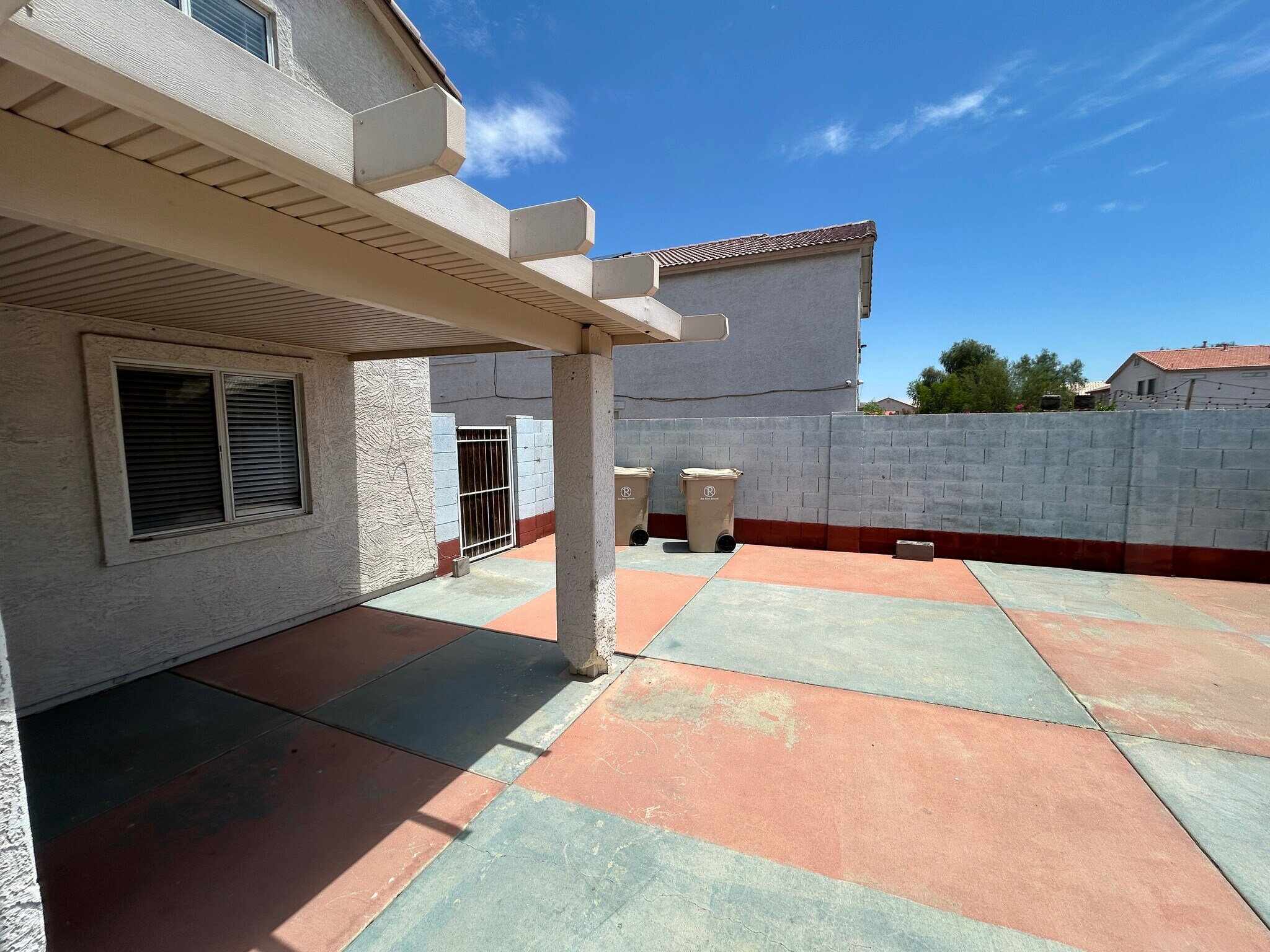 Building Photo - 7399 W Solano Dr S