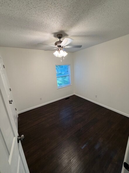 Building Photo - 812 Samone Ct