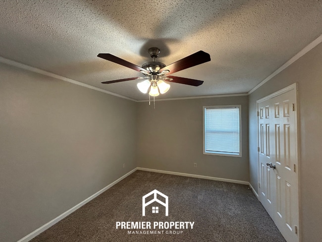 Building Photo - Spacious 5 Bedroom Home for Rent in Southaven, MS | Hardwood Floors, Fireplace & Fenced Yard