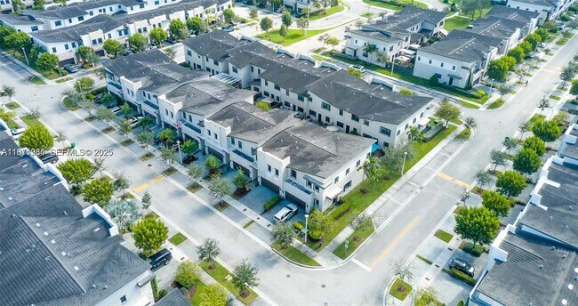 Building Photo - 10574 NW 81st Terrace