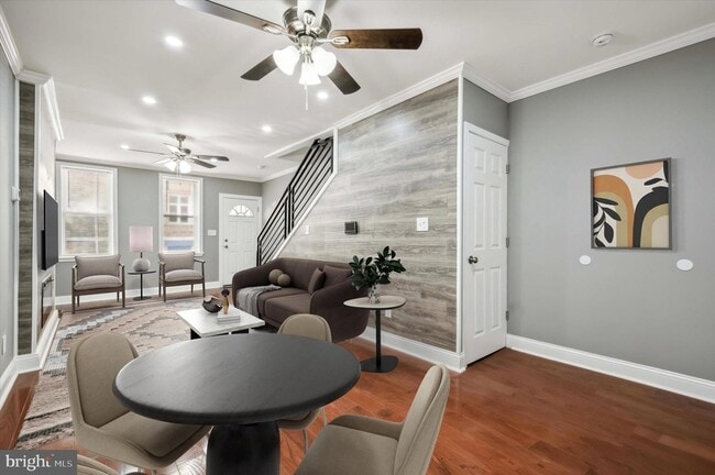 Primary Photo - 2033 N Mascher St