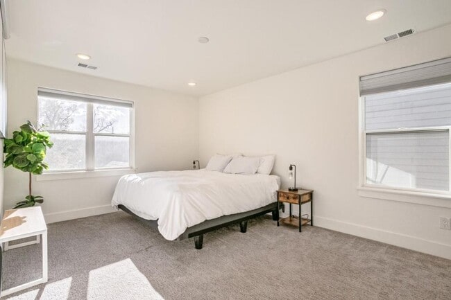 Building Photo - 3044 N Speer Blvd