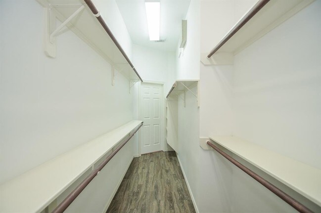 Building Photo - 7439 Parkcross Pl