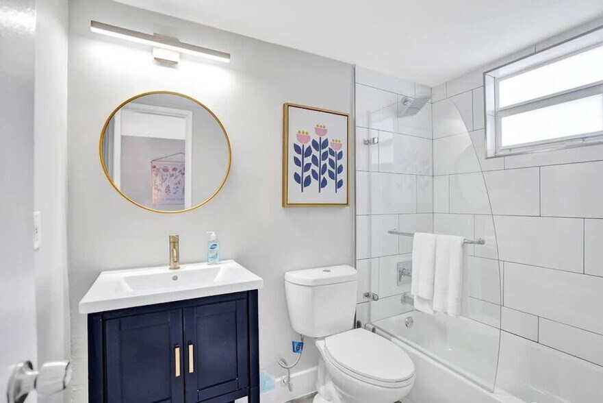 Building Photo - 50 Davie Blvd