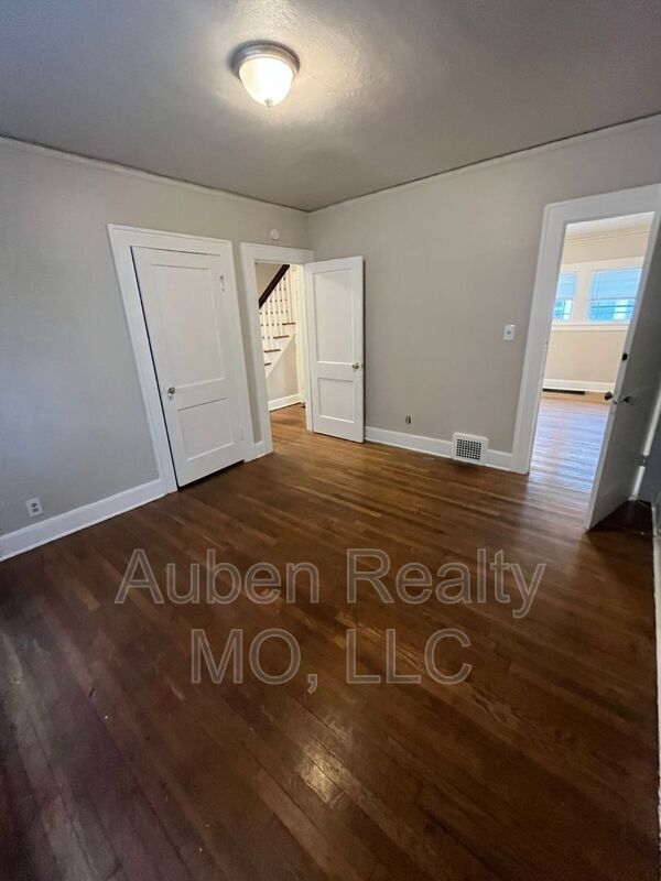 Building Photo - 5330 Rockhill Rd