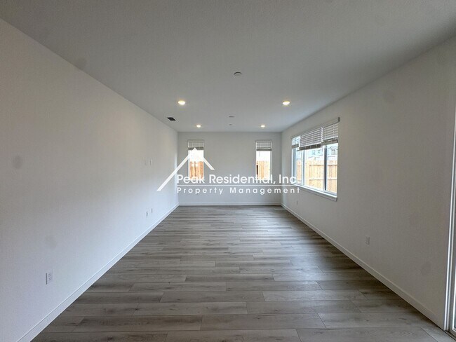 Building Photo - Brand New 4bd/2.5a Rancho Cordova Home With Loft-Must See!