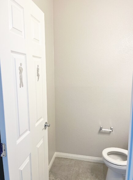 Building Photo - 4461 Lantern Point Ave