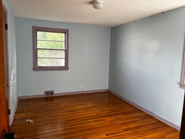 Building Photo - 552 Englewood Ave