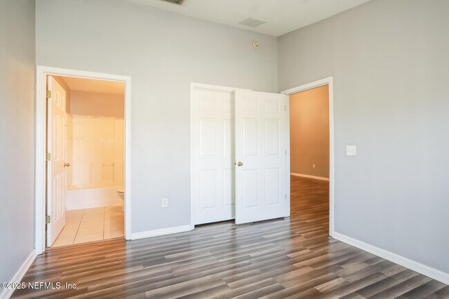 Building Photo - 6860 Skaff Ave