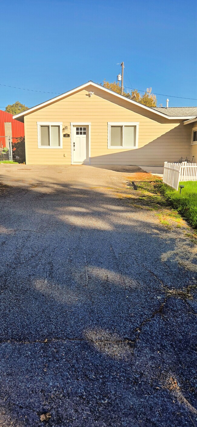 Building Photo - 505 W Spokane Ave