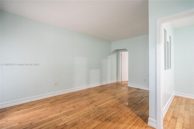 Building Photo - 7301 Carlyle Ave