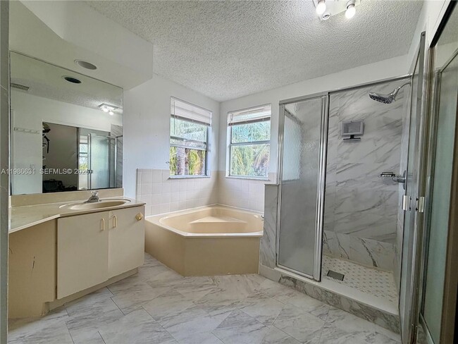 Building Photo - 12619 NW 11th Pl