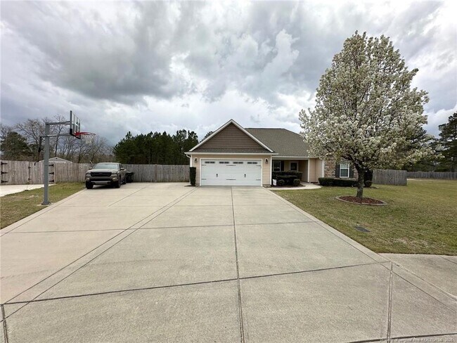 Building Photo - 2240 Sir Michael Dr