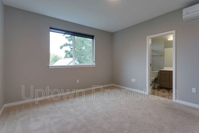 Building Photo - 3563 N Gantenbein Ave