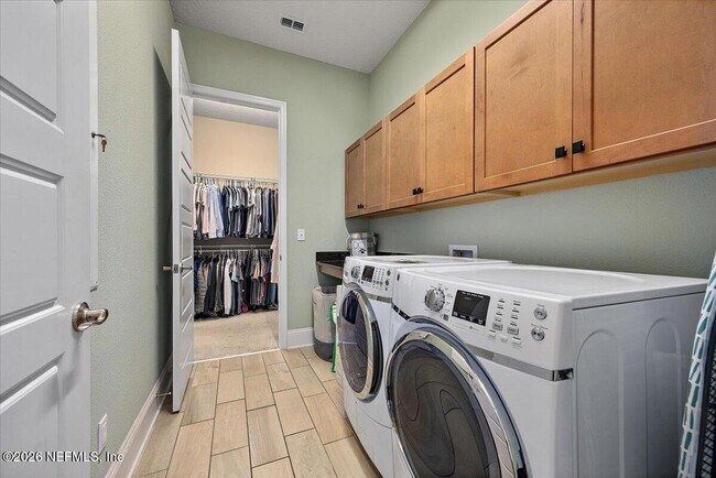 Building Photo - 70 Atlas Dr