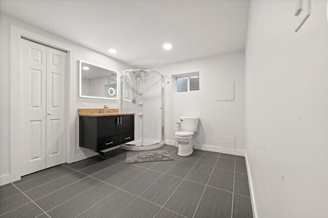 Building Photo - Available NOW! 4 Bedroom 3 Bath Beautiful ...
