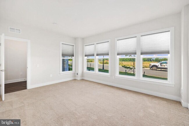 Building Photo - 1743 Riverbluff Ave