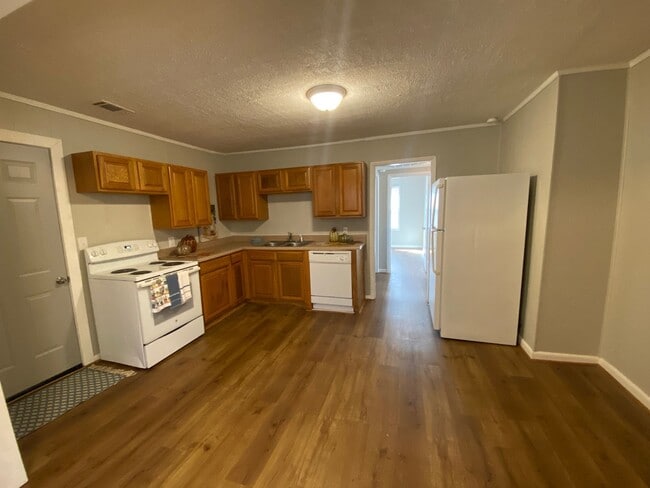 Building Photo - 52 Pelham Heights