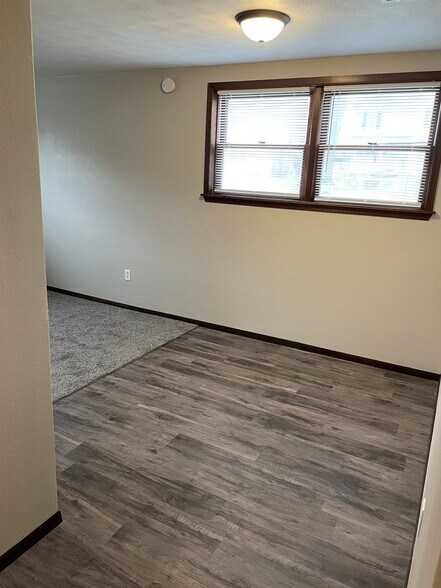 Dining area - 101 Neidig Ave