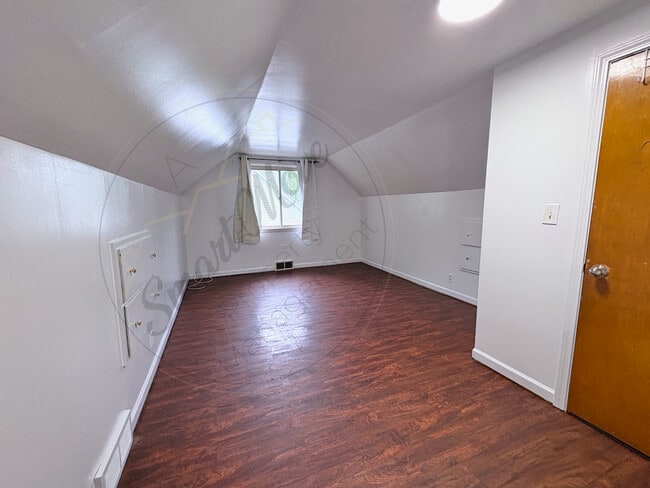 Building Photo - 25871 Oakland St