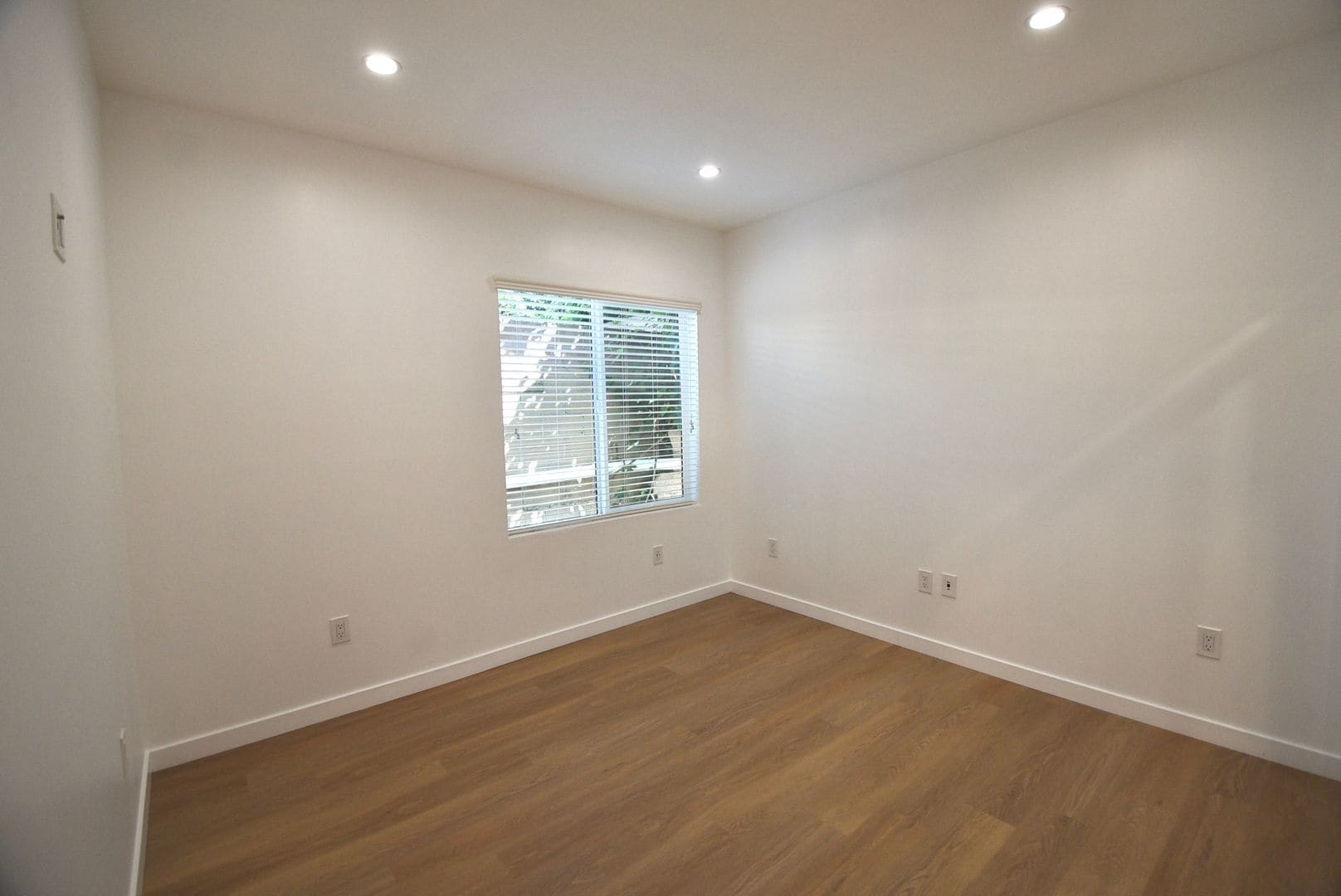 Building Photo - 5220 Radford Ave