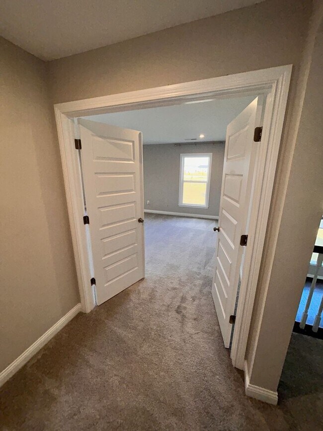 Building Photo - Home For Lease