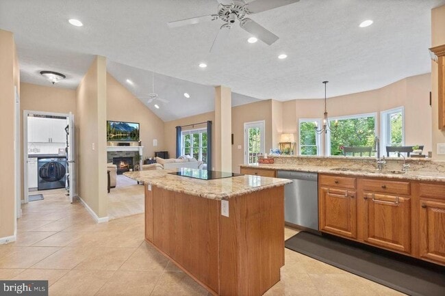 Building Photo - 22388 Deerpath Ct