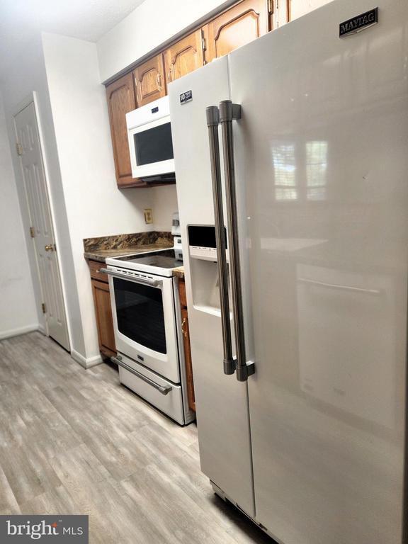 Building Photo - 13 Locust Path Ct