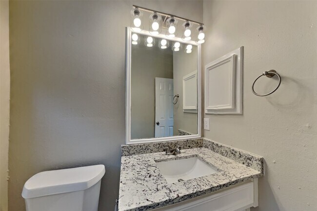 Building Photo - 20214 Stone Falls Ct