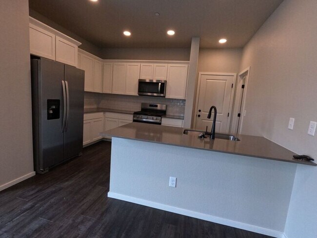 Building Photo - 2814 Barnstormer St