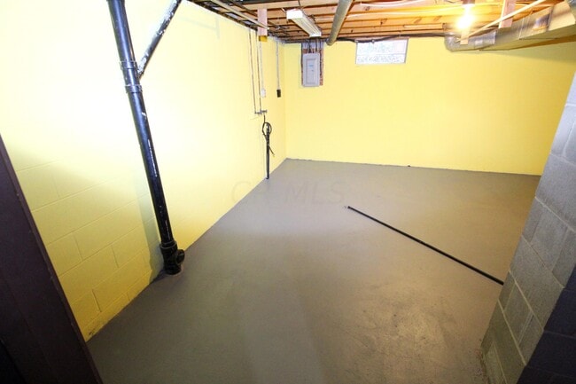 Building Photo - 4825 Dierker Rd