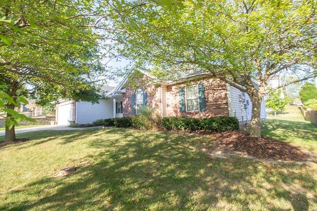 Building Photo - 6900 Madison Creek Dr