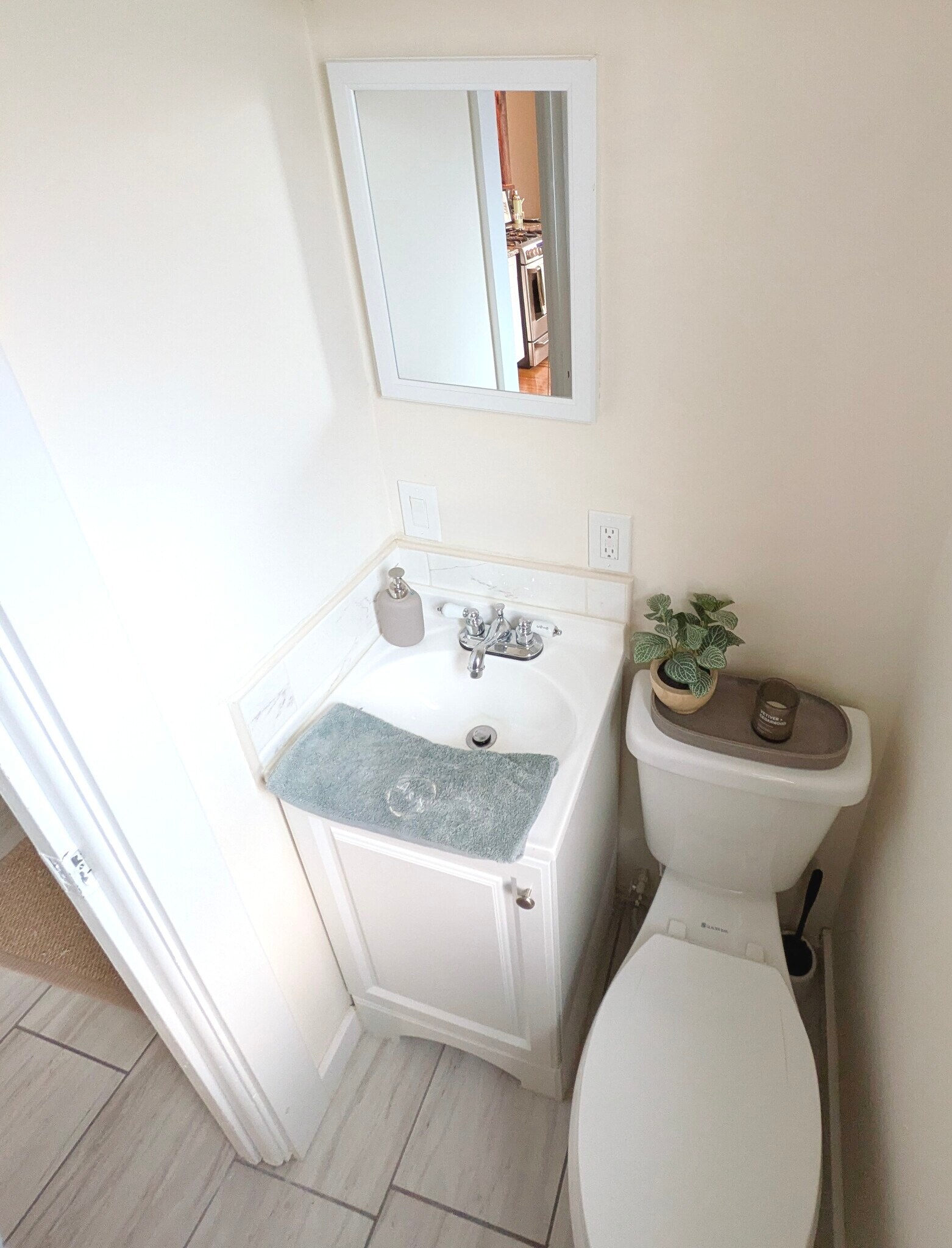 Building Photo - 850 S Osage St