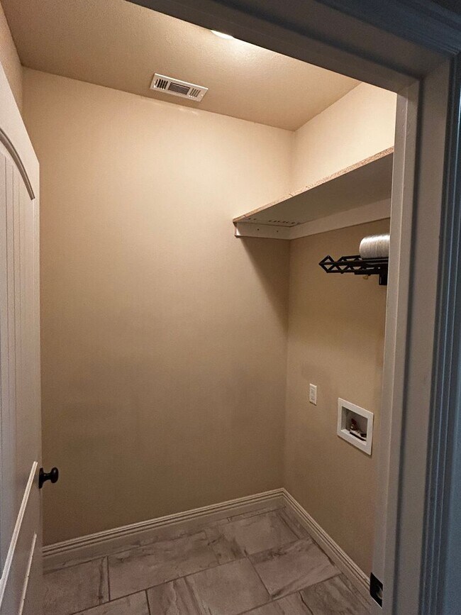 Building Photo - Private Treehouse Views - 3 Bed 2 Bath Home on Cul de sac in Bella Vista!