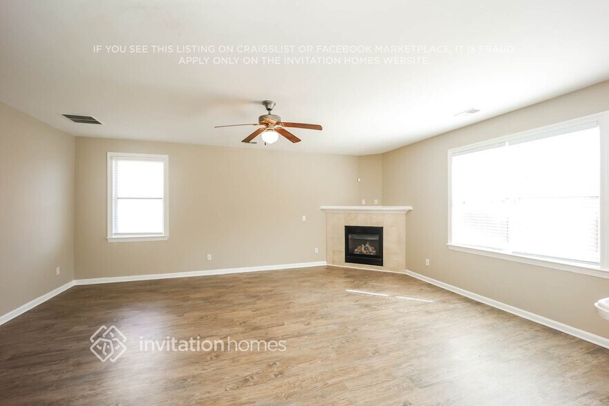 Building Photo - 2447 McIntosh Dr