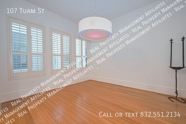 Building Photo - 107 Tuam St