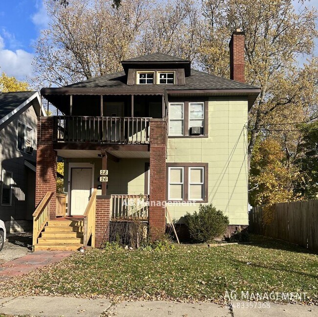 26 Dwight St Pontiac 3Bed/1Bath... 26 Dwight Ave Pontiac