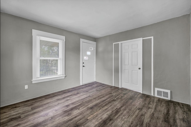Building Photo - 4105 E 64th St