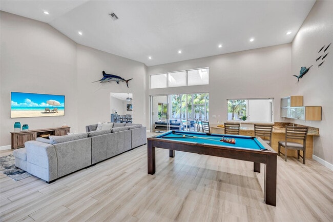 Building Photo - 1643 Seabreeze Blvd