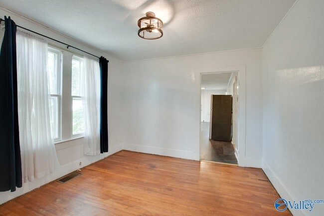 Building Photo - 1611 Beirne Ave NE