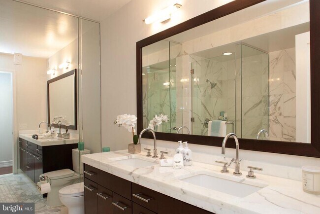 Building Photo - 1414 S Penn Square