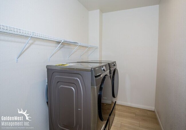 Building Photo - Newly built 3Bdm 2.5Ba Townhome in Summerlin!