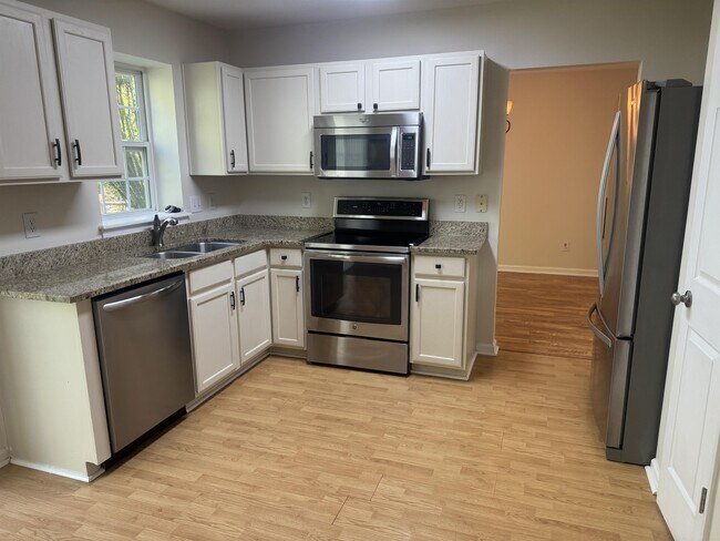 Building Photo - 1410 Juniper Hills Ln