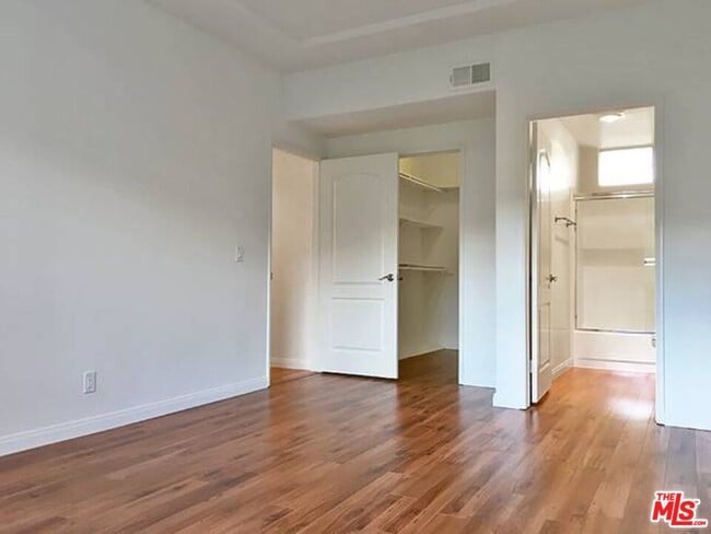 Building Photo - 14430 Benefit St