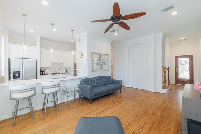 Building Photo - 3325 New Garden View Ln