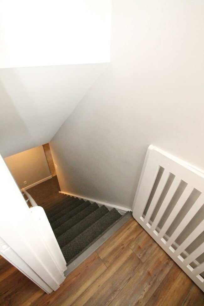 Building Photo - This 4br, 2bth home is for someone who wants way more than they pay for. SO Nice!